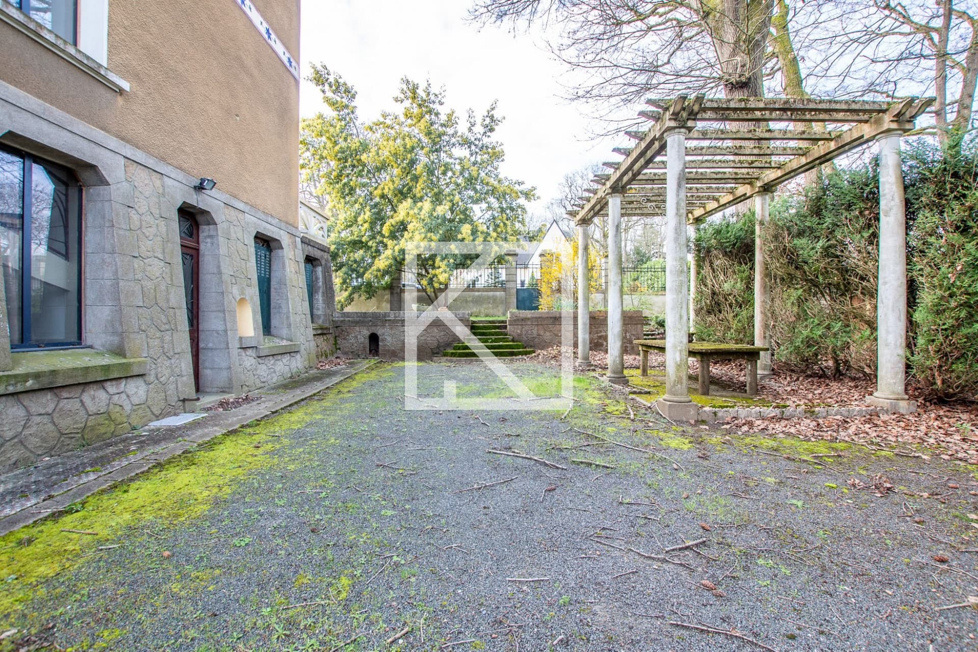 Elegant Art Deco Manor With Seven Bedrooms In Parc de la Haye 2