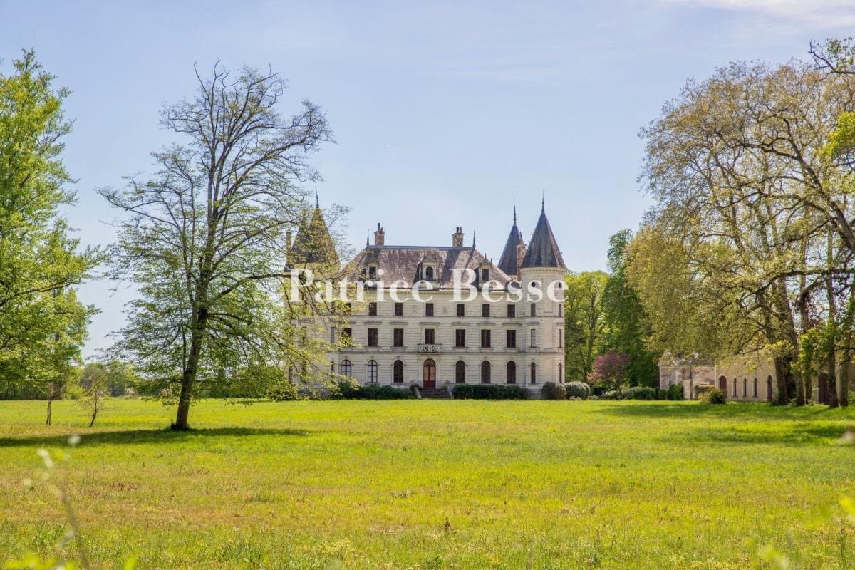 19th Century Château Set Within A 320 Hectare Estate — Château for sale in France