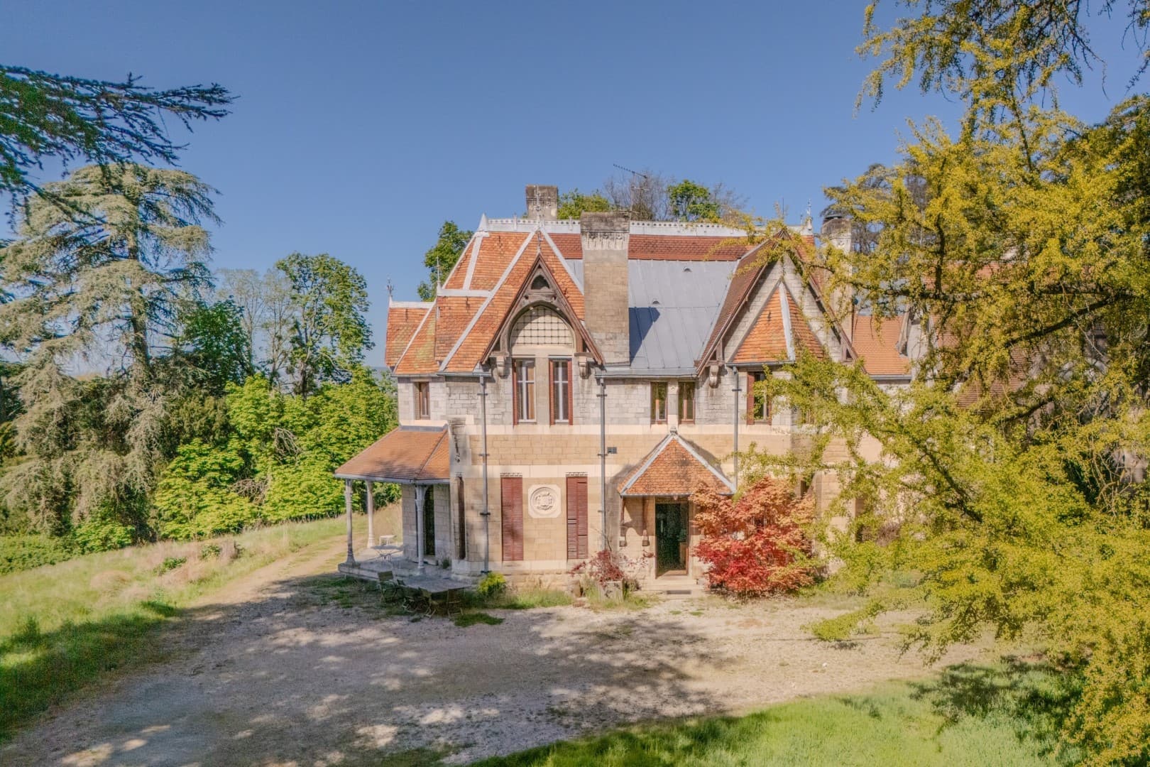 Elegant 19th Century Château With Park And Open Views 2