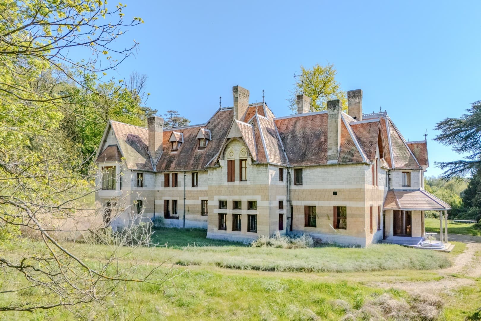 Elegant 19th Century Château With Park And Open Views 3