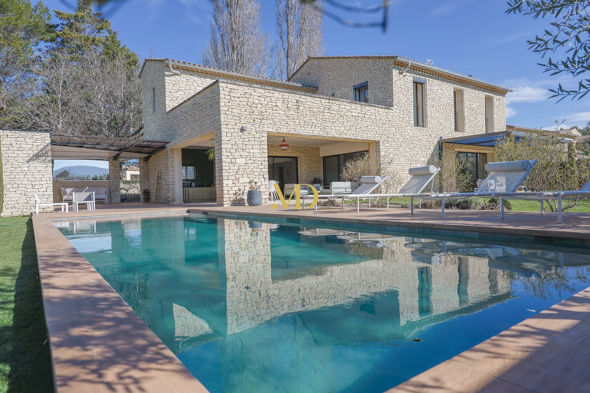 Stunning Contemporary Home With Heated Pool And Landscaped Gardens 5