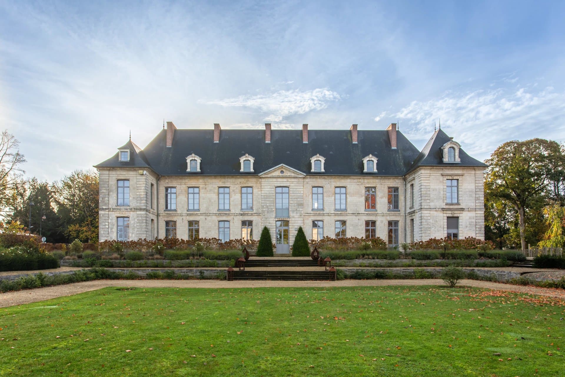 Elegant Château with 10 Bedrooms and 11 Hectares of Parkland 2