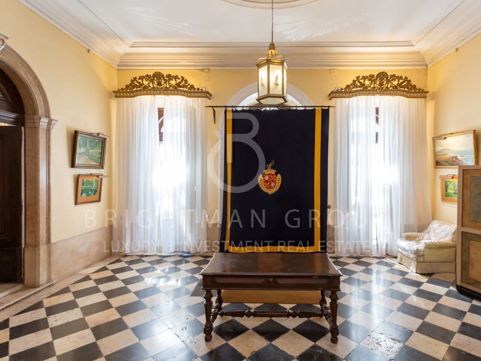 Stunning 19th Century Palace With 7 Bedrooms And Small Pool 5