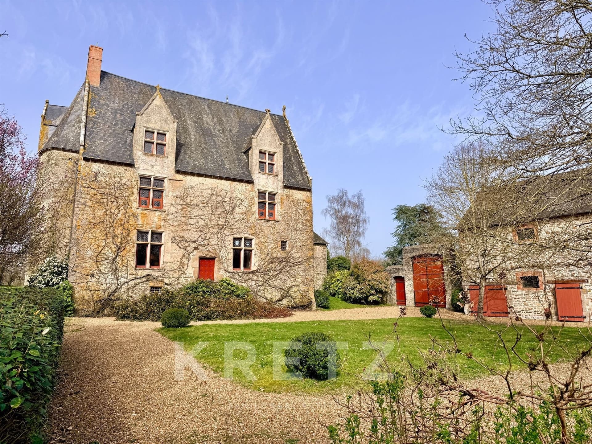 Historic 16th Century Manor House With 12 Hectares Of Landscaped Estate — Manor House for sale in Mayenne, France
