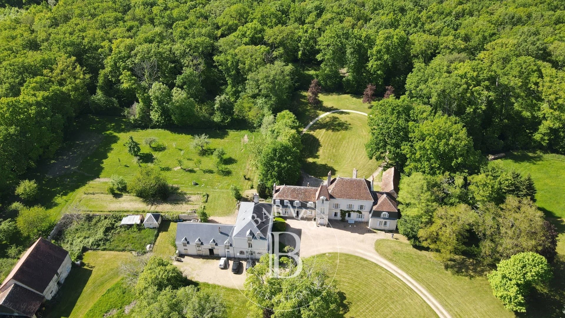 Castle 665 Sqm 13 Bedrooms — in Indre, Loire Valley