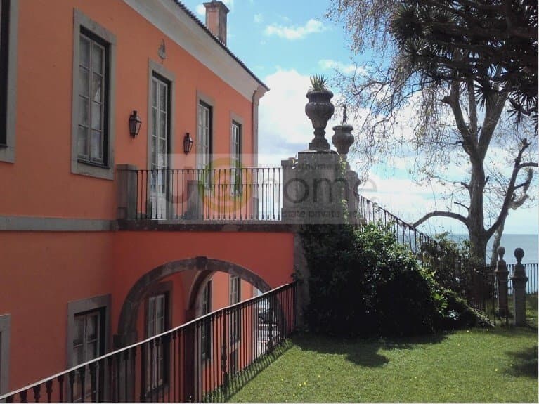 Neoclassical Palace With River View And Historic Gardens 3