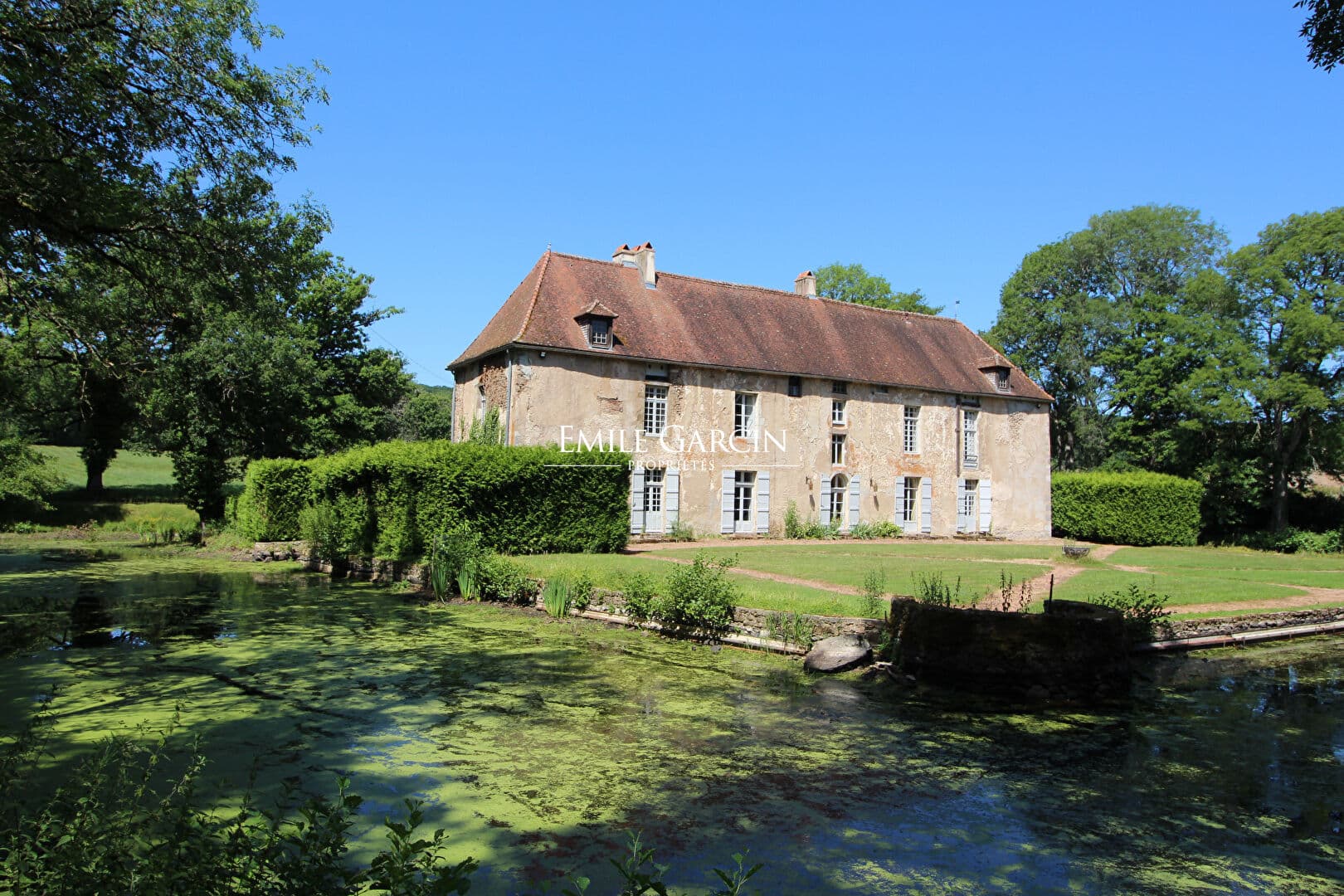 Spacious Castle With 8 Bedrooms 2