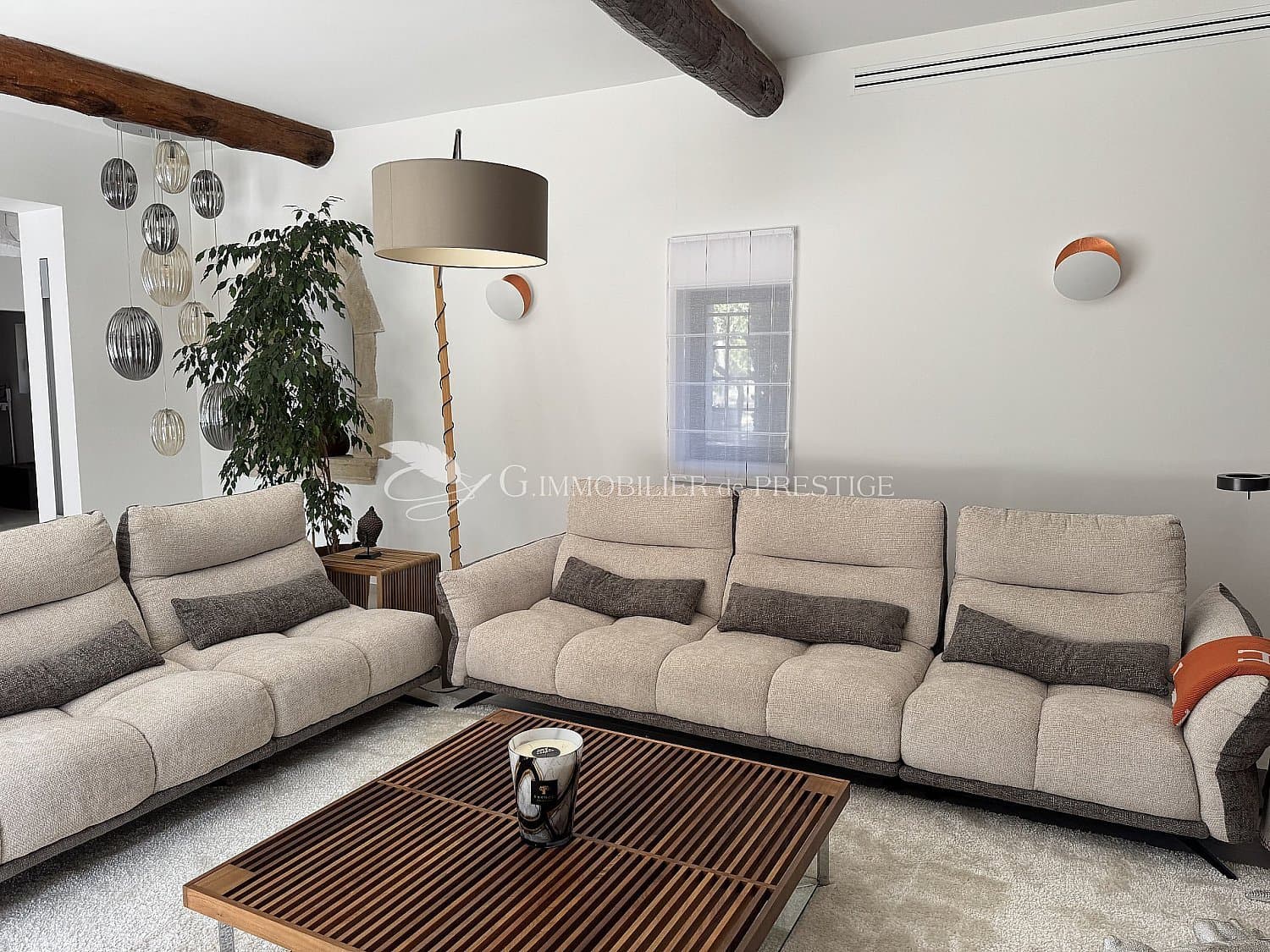 Exceptional Property in a 15 Hectare Park with Designer Features 4