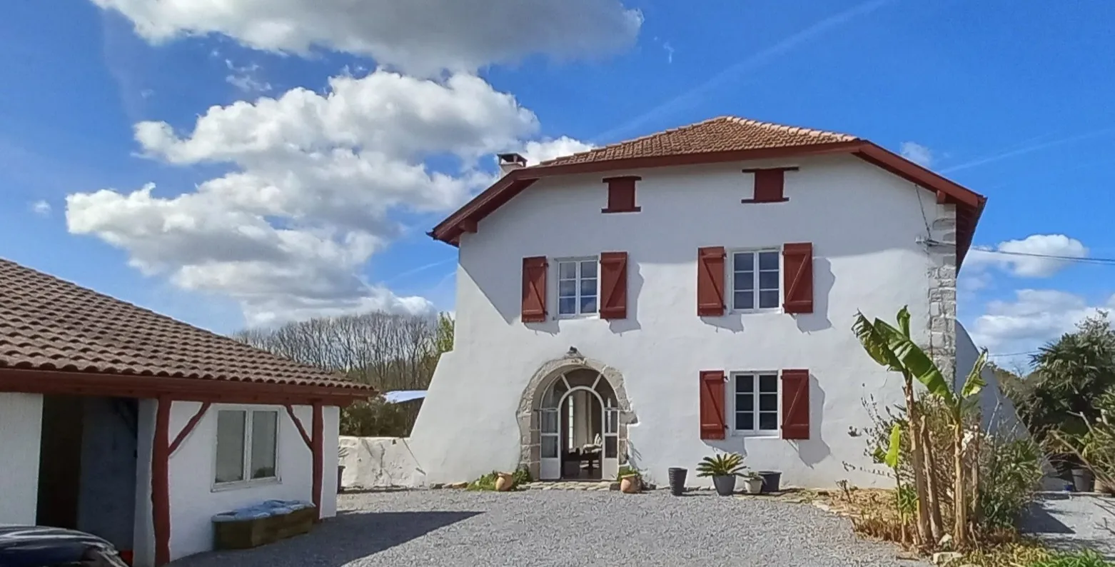 Charming 16th Century House With Two Separate Units And Views Of The Pyrenees