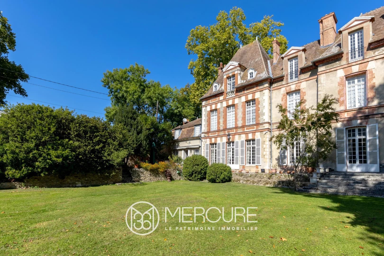 Castles for sale in Essonne