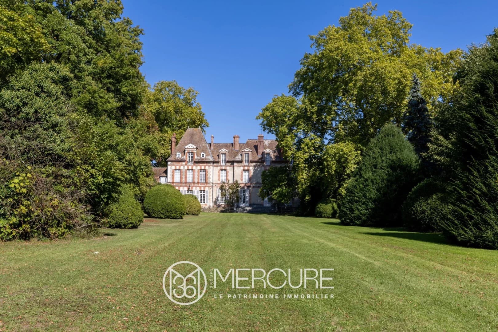 Historic Castle Estate With Development Potential Near Paris 2