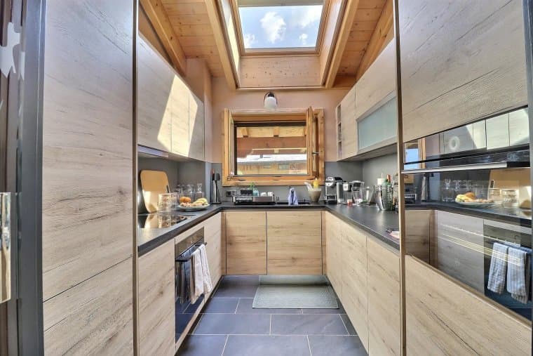 Beautifully Renovated 3-Bedroom Duplex With Terrace in Château-d’Oex 5