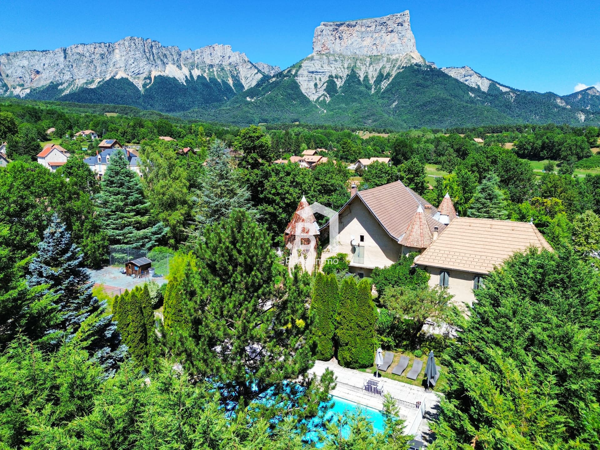 Historic Castle With 23 Bedrooms And Swimming Pool 2