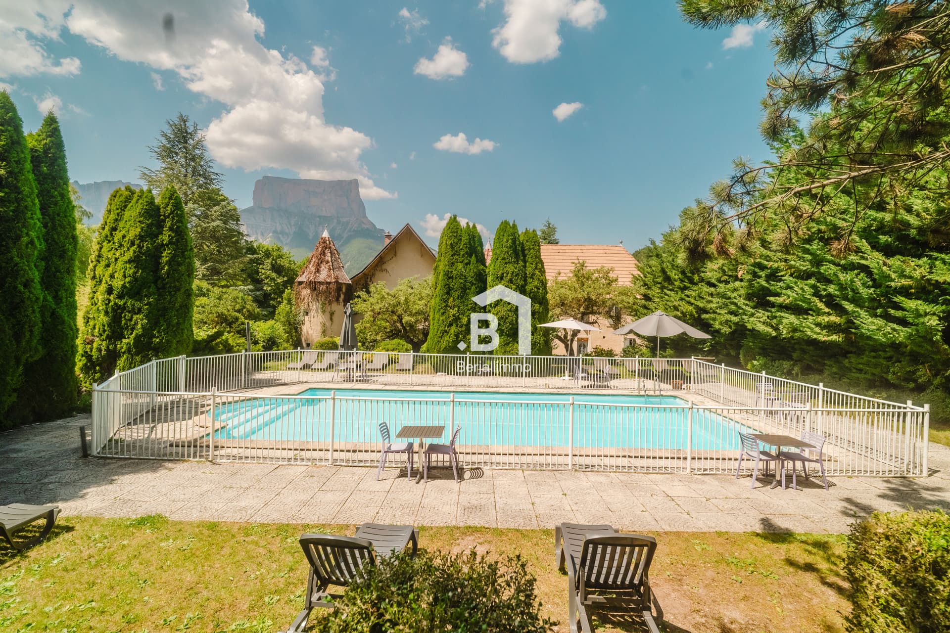 Historic Castle With 23 Bedrooms And Swimming Pool 5
