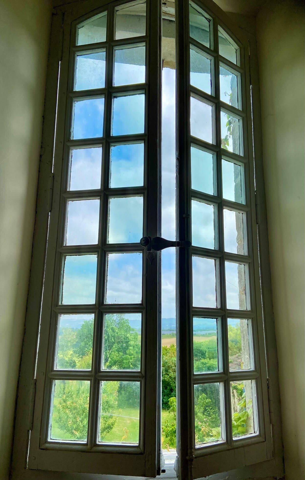 Château With 880 Sqm Living Space And 4 Hectare Park 4
