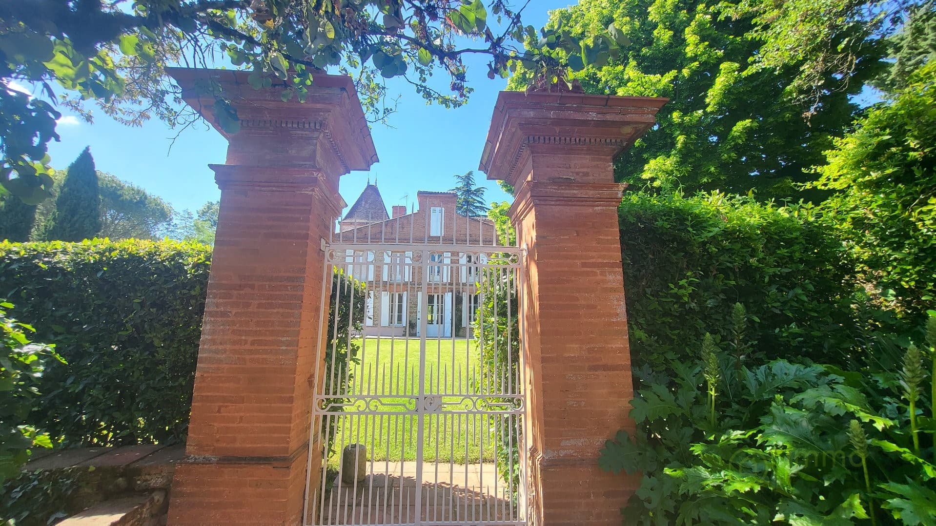 Elegant Castle with Tower and Swimming Pool Near Toulouse 2