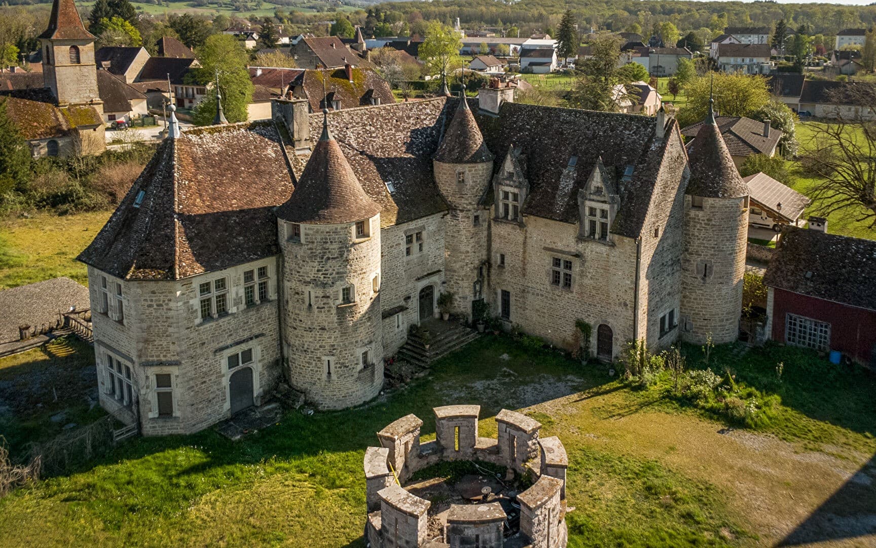 Historic Château with 800 Sqm Living Space and 7 Hectares of Grounds 4