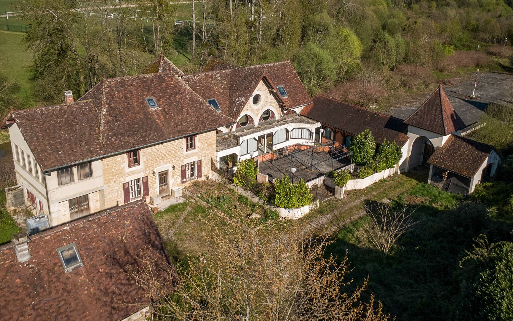 Historic Château with 800 Sqm Living Space and 7 Hectares of Grounds 5