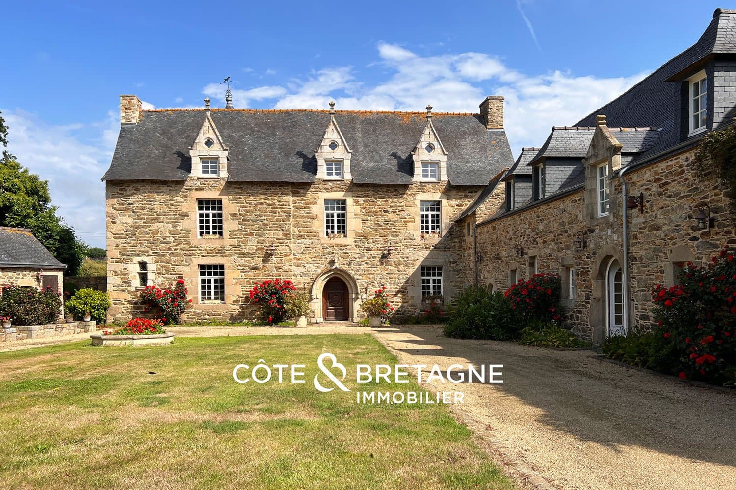 Renovated Manor With Guest House Near The Coast