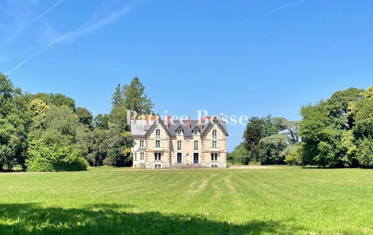 Castles for sale in Haut-Anjou