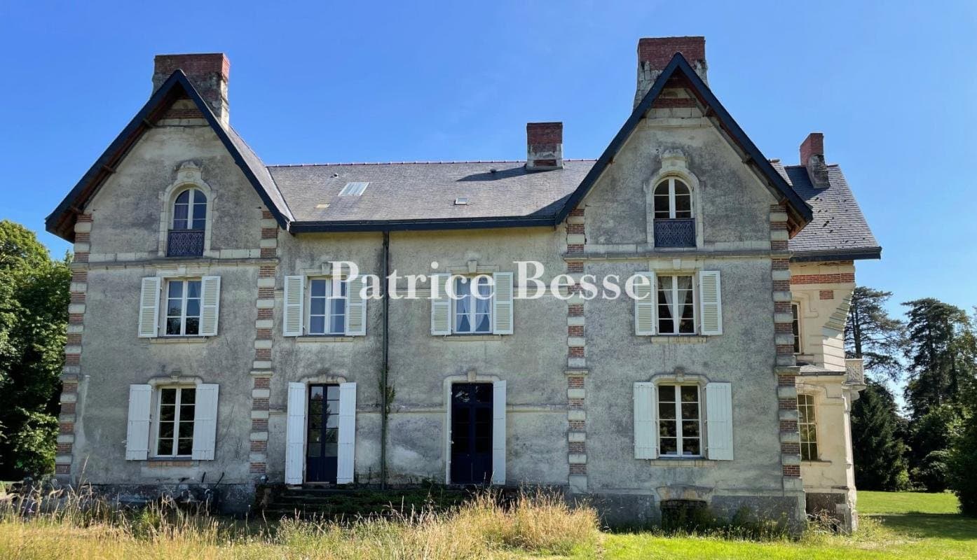 19th Century Château With Outbuildings Set In 10 Hectares Of Meadows 3