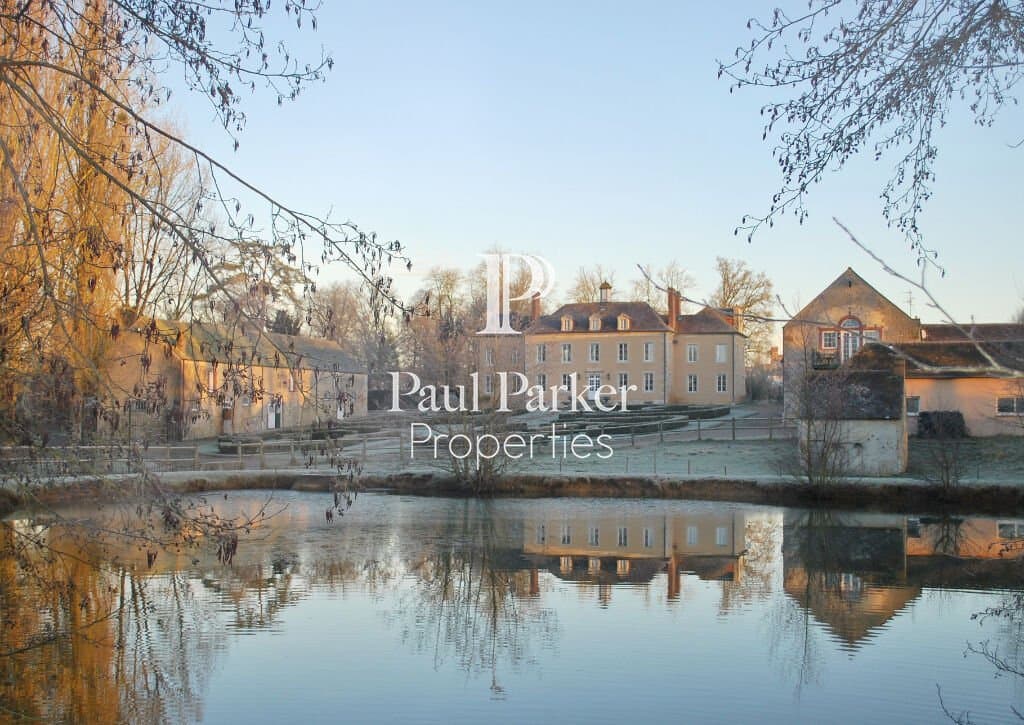 Stunning Equestrian Estate with Manor House and Holiday Cottages 4
