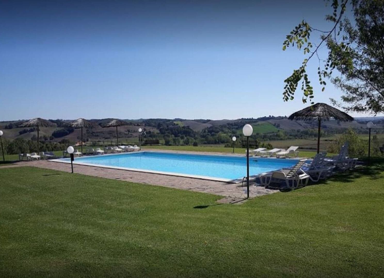 Historic Medieval Complex With Resort, Restaurant, And Pool Overlooking Val d’Arbia 2