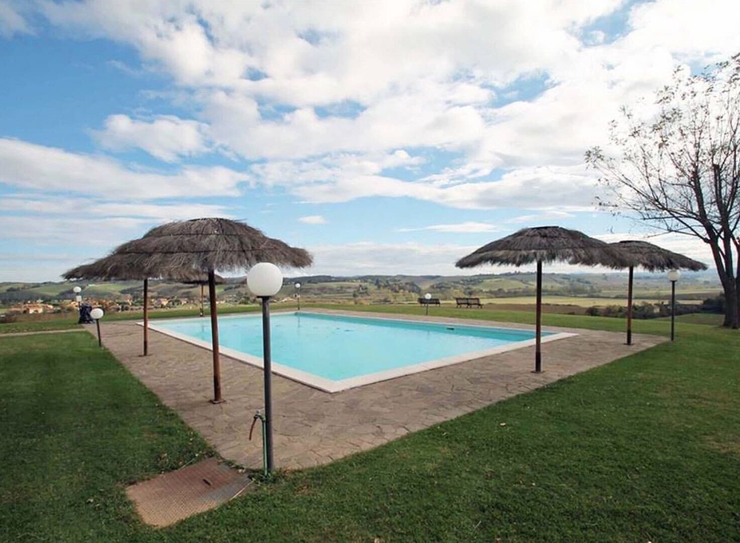 Historic Medieval Complex With Resort, Restaurant, And Pool Overlooking Val d’Arbia 3