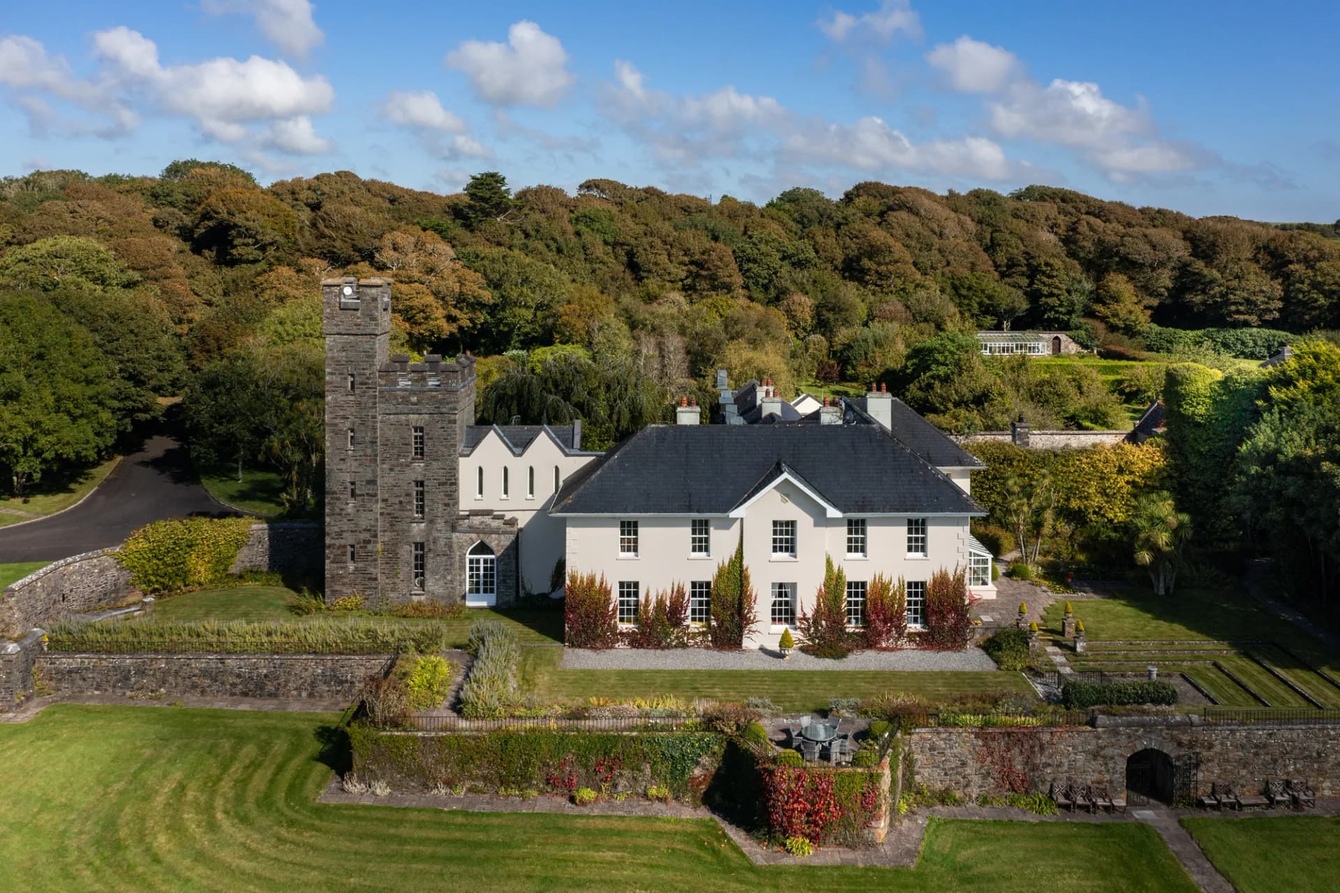 Enchanting 18th Century Castle with Stunning Sea Views 4