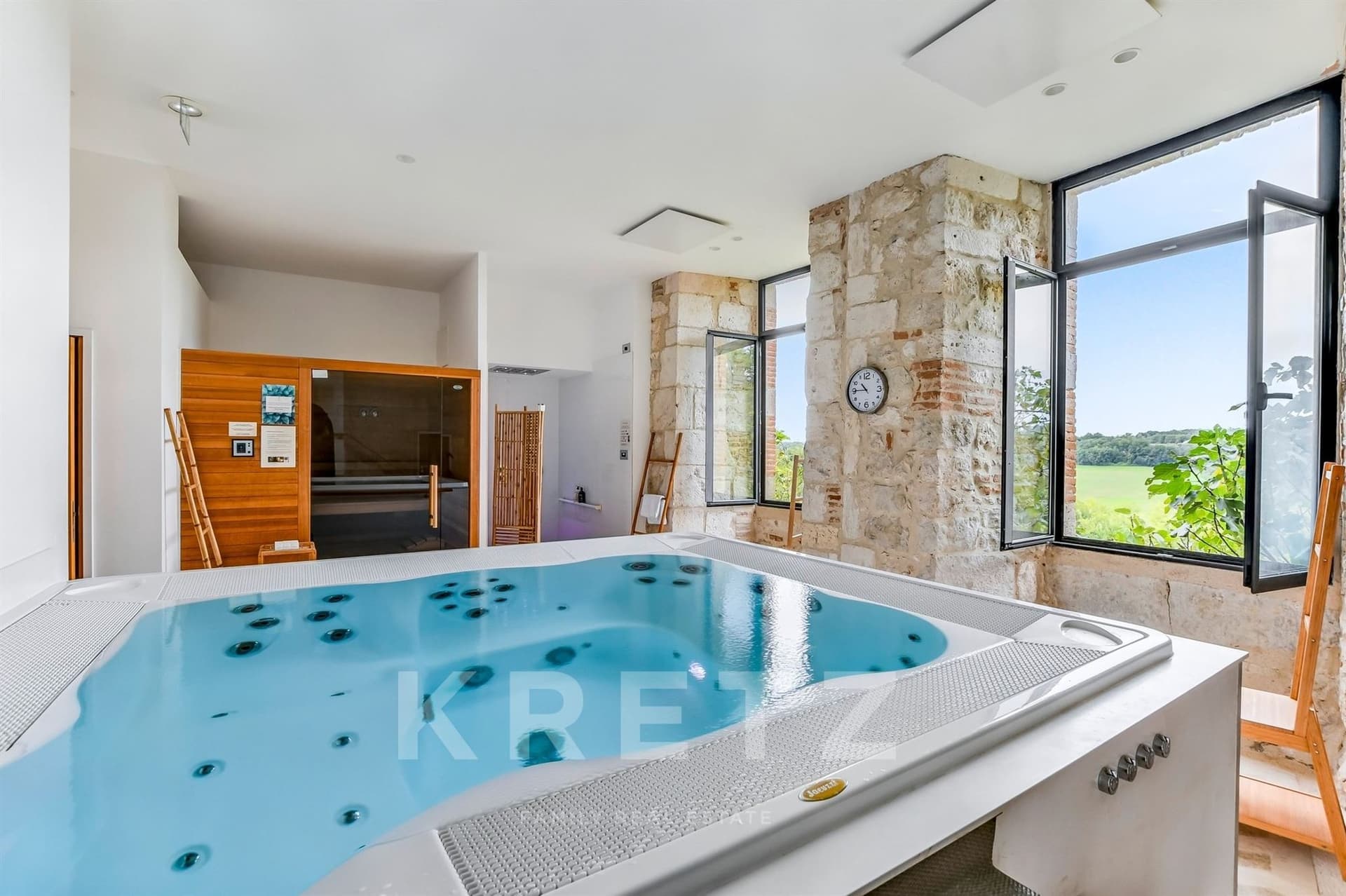 Renovated 13th Century Château With 18 Suites And Heated Pool 2