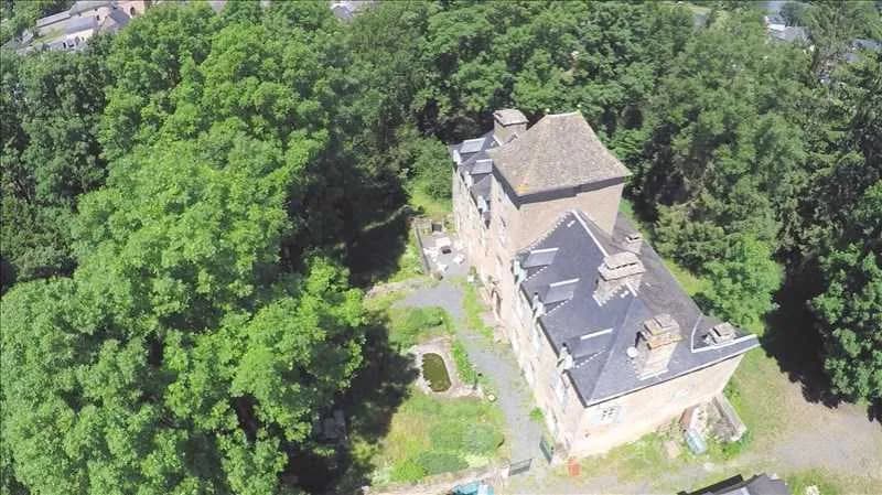 Château with 8 Bedrooms and 475 Sqm Living Space in a 1.25 Hectare Park 4