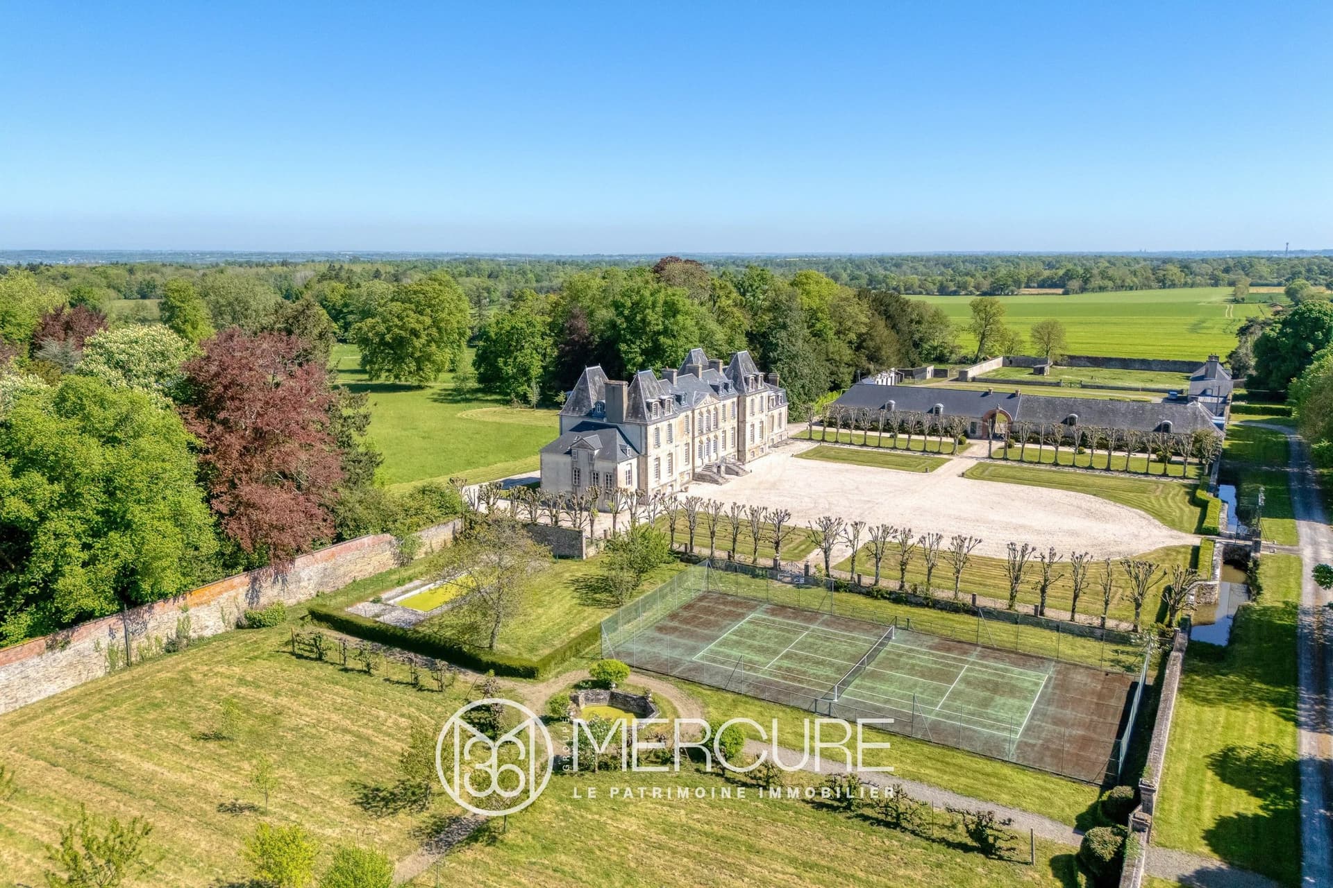 Elegant 18th Century Château With English Park And Extensive Grounds 4