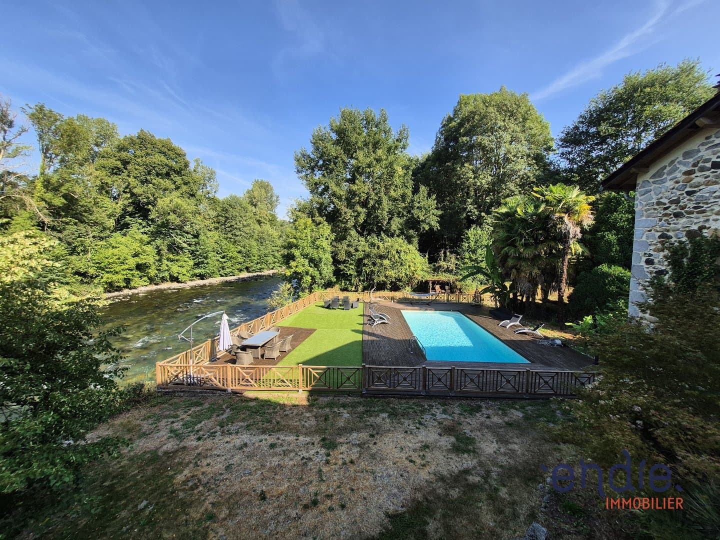 Historic Castle With 12 Bedrooms And Swimming Pool 4