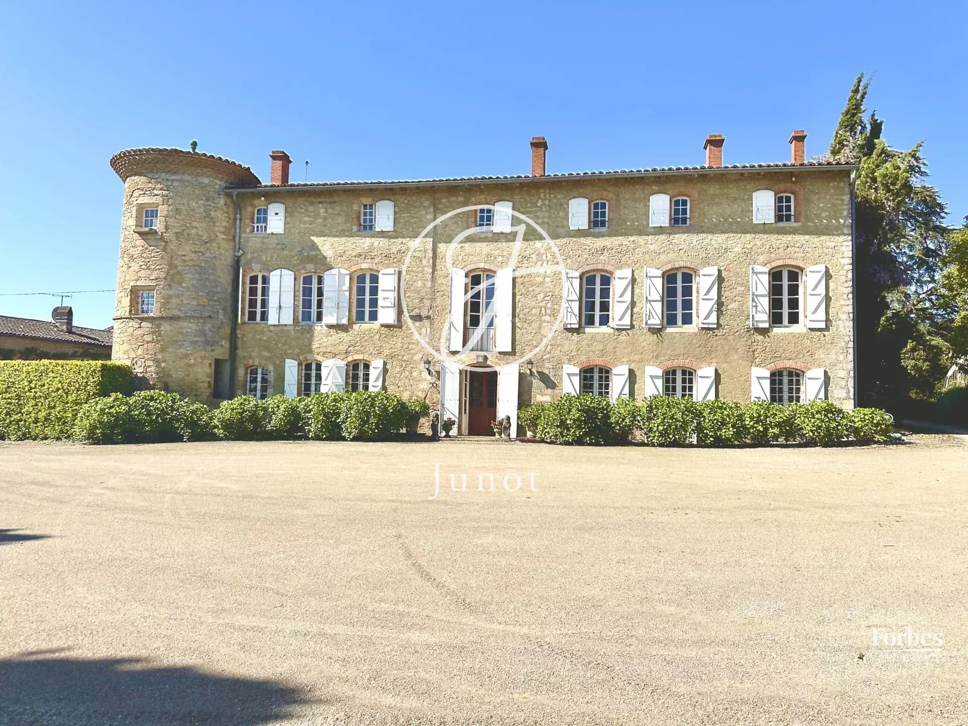 Elegant 15th Century Château With Extensive Grounds Near Toulouse