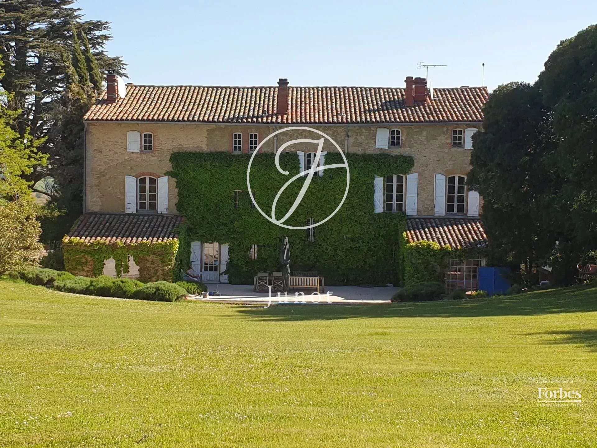 Elegant 15th Century Château With Extensive Grounds Near Toulouse 2