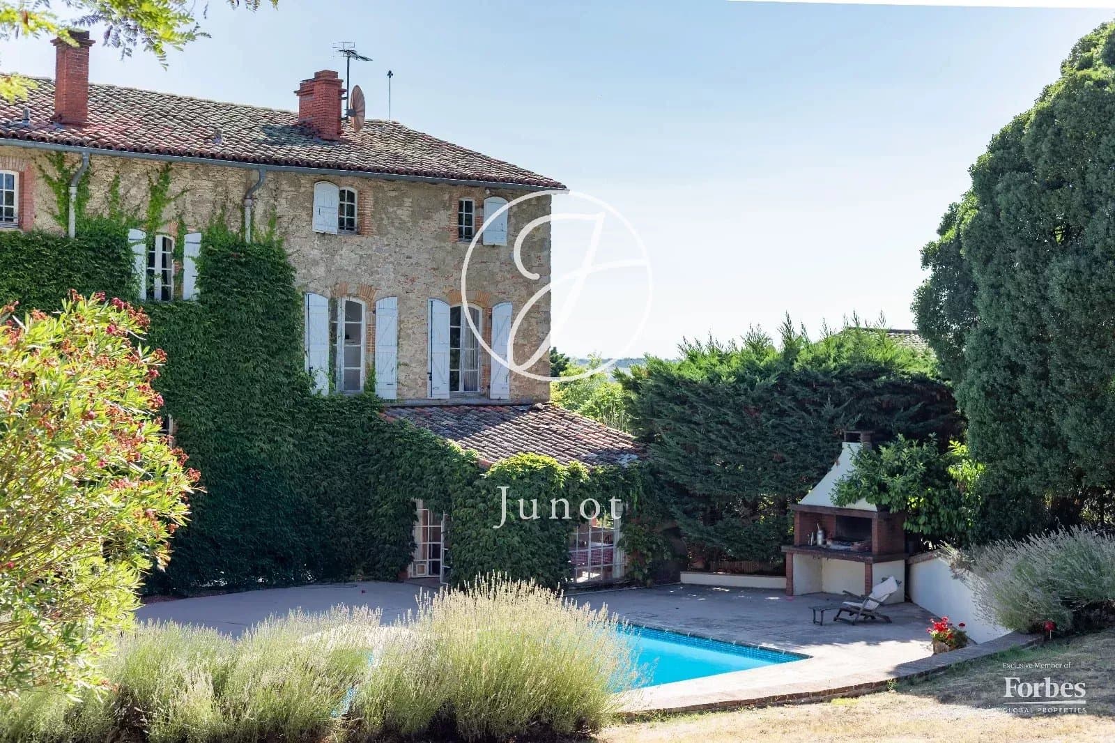 Elegant 15th Century Château With Extensive Grounds Near Toulouse 4