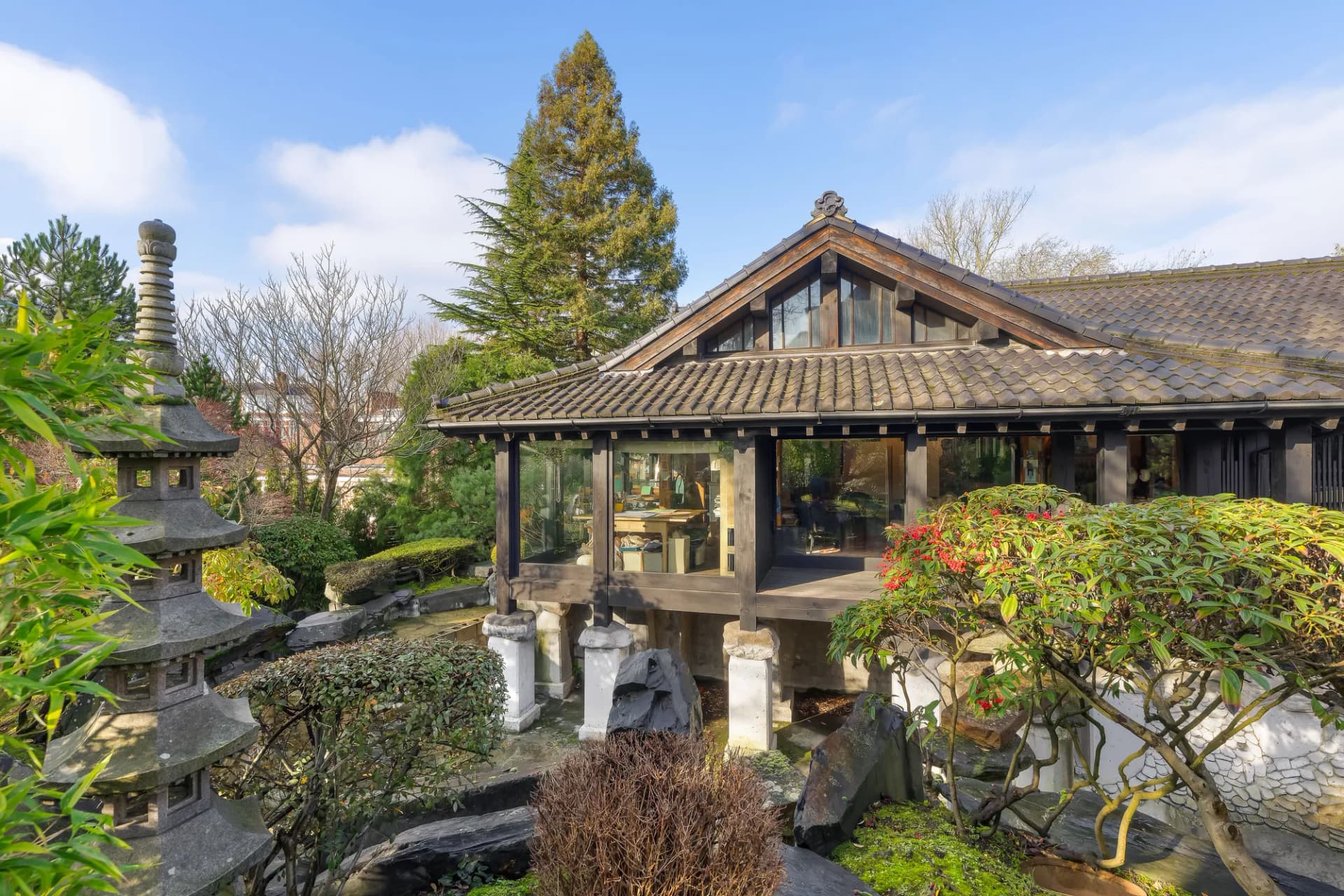 Elegant Detached Residence With Japanese Pavilion And Koi Carp Pond 3