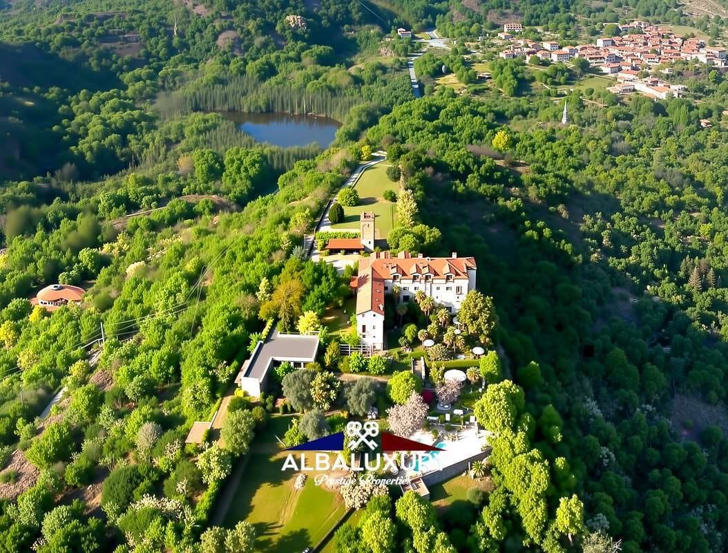 Magnificent 17th Century Castle with Panoramic Views and Extensive Grounds 5