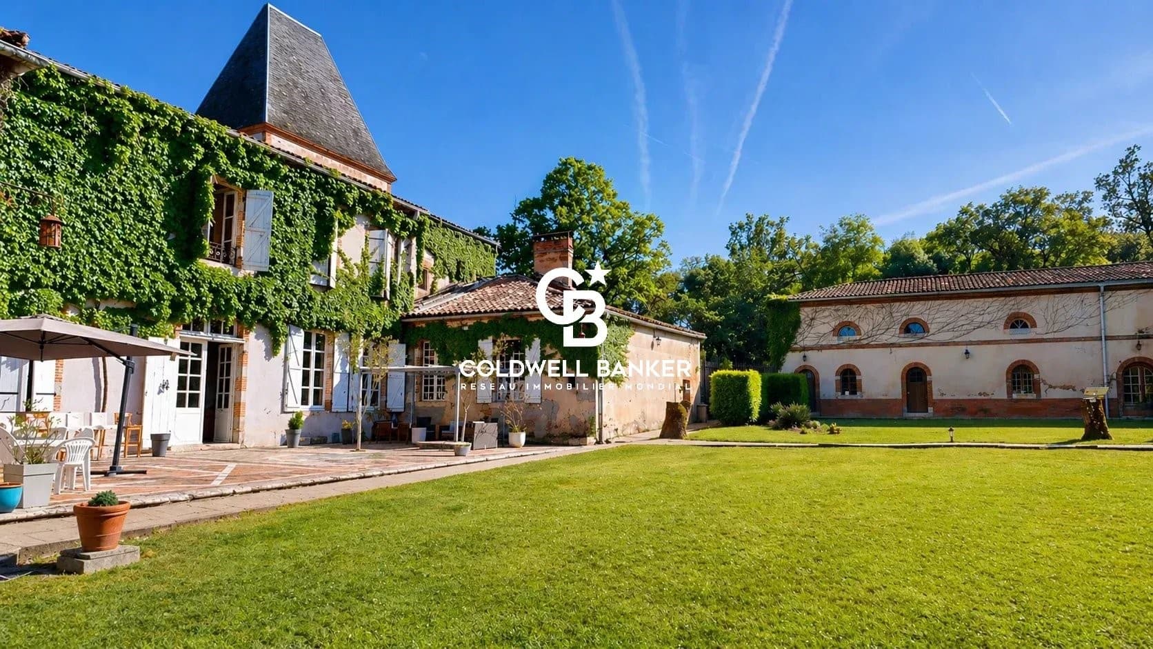 Historic Château With 13 Bedrooms And Expansive Grounds 4