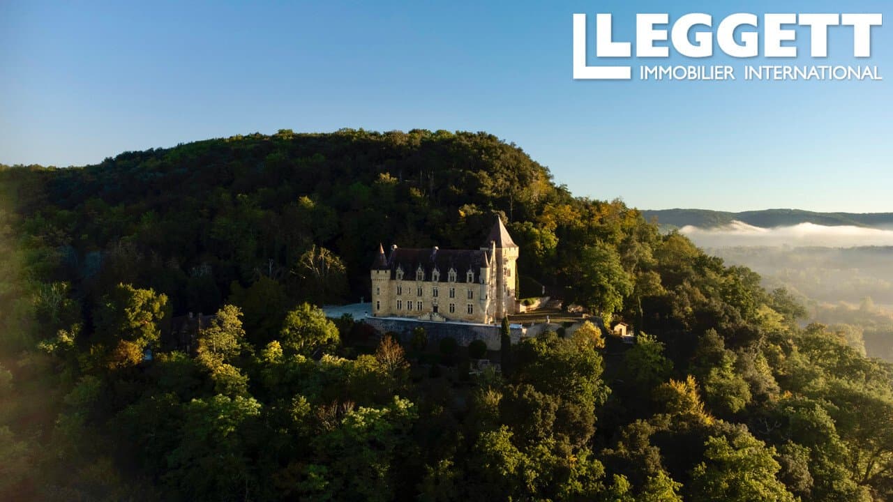Exceptional Château With Panoramic Views And Extensive Grounds 5