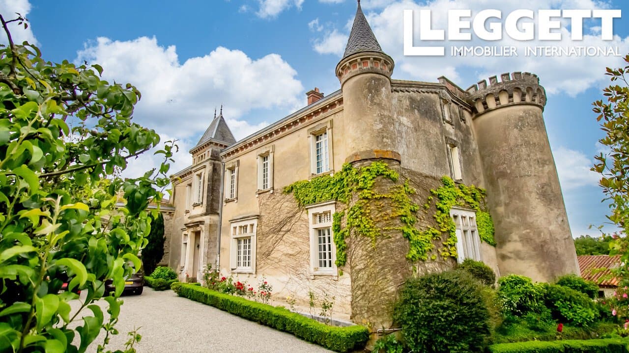 Stunning Château With Pool And Historic Features In Vibrant Village 2