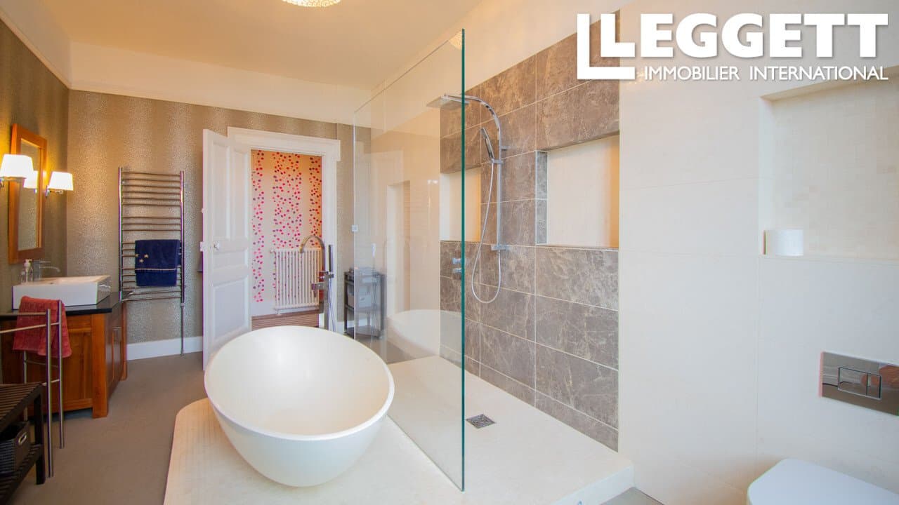 Stunning Château With Pool And Historic Features In Vibrant Village 5