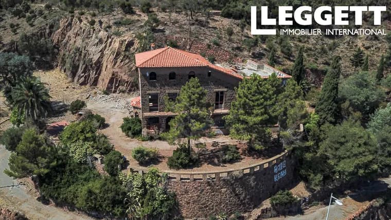 Historic Property With Sea Views In Théoule-sur-Mer 2