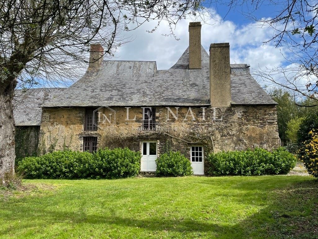 Elegant 17th- and 18th-Century Château in Upper Brittany 2