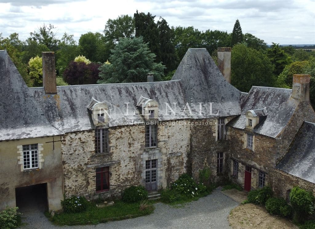Elegant 17th- and 18th-Century Château in Upper Brittany 4