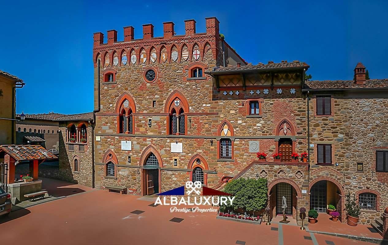 Luxury 12th Century Castle With Garden And Swimming Pool — in Arezzo, Italy