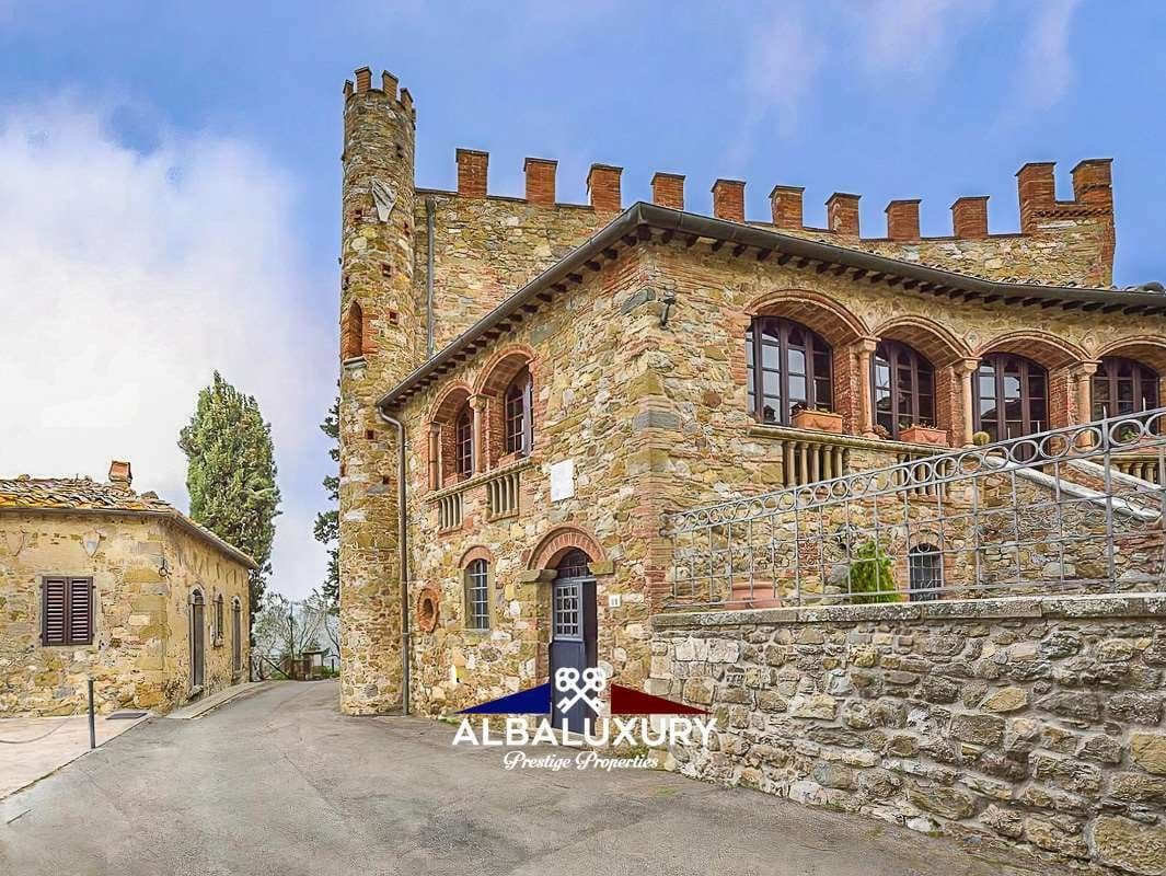 Luxury 12th Century Castle With Garden And Swimming Pool 4
