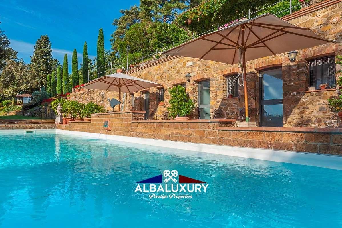 Luxury 12th Century Castle With Garden And Swimming Pool 5