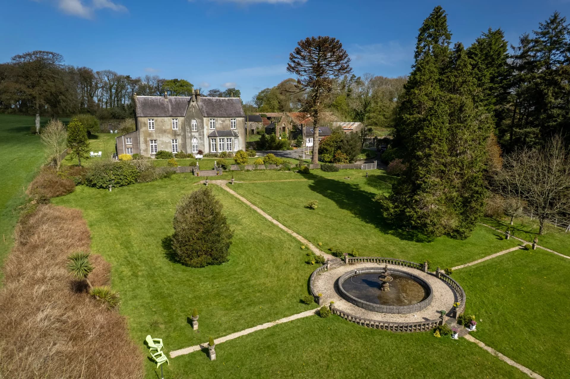 Exquisite 19th Century Neo-Gothic Country House in Bandon 4