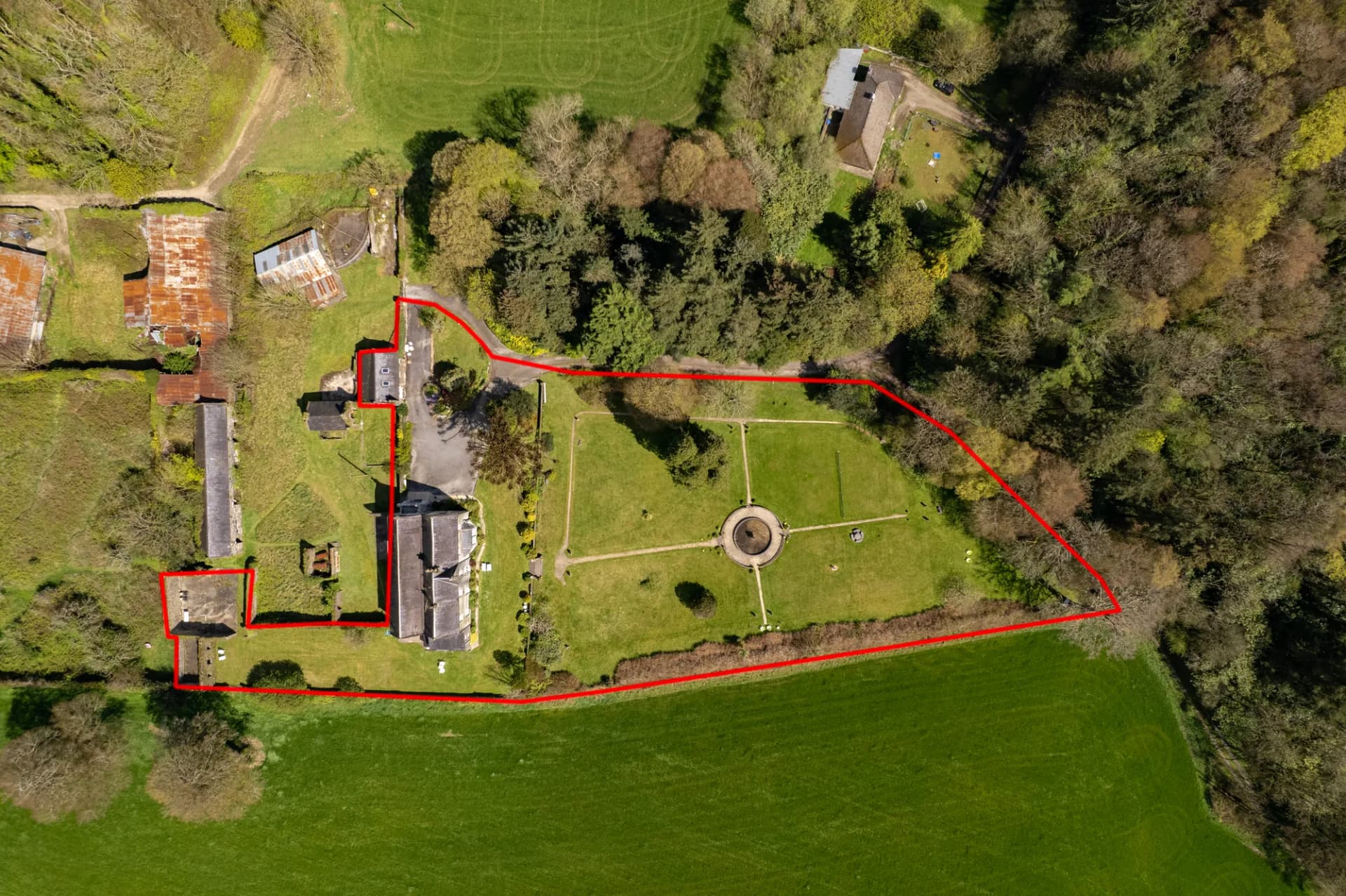 Exquisite 19th Century Neo-Gothic Country House in Bandon 5